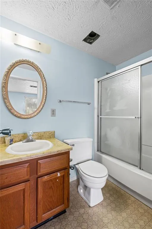8843 Applegate Lane, Atlanta, Georgia 30350, 2 Bedrooms Bedrooms, ,2 BathroomsBathrooms,Residential,Sold,8843 Applegate Lane,7704725
