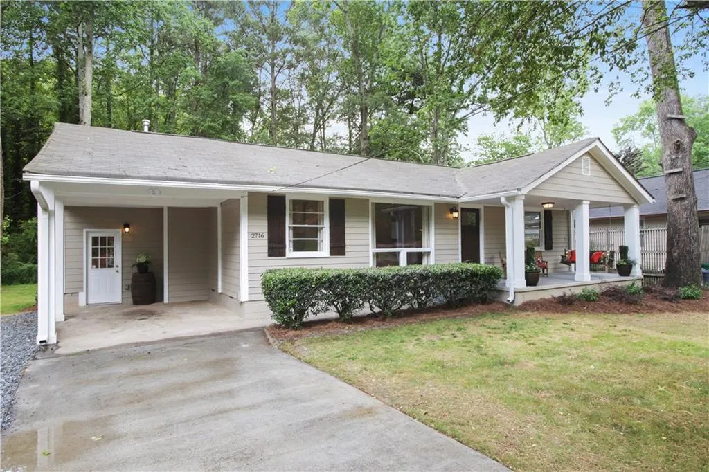 2716 S Bamby Lane Ne, Brookhaven, Georgia 30319, 3 Bedrooms Bedrooms, ,2 BathroomsBathrooms,Residential,Sold,2716 S Bamby Lane Ne,5702829