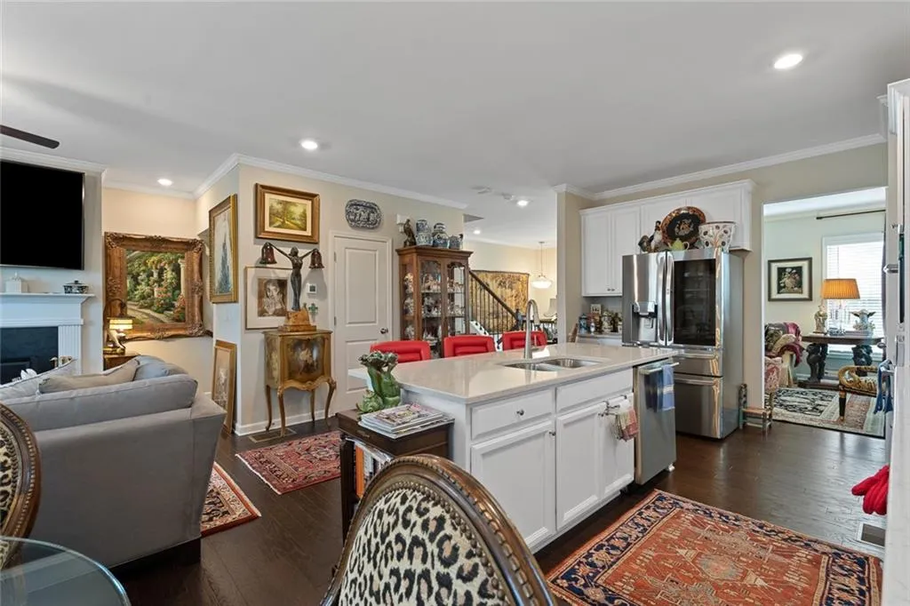354 Provenance Drive, Sandy Springs, Georgia 30328, 4 Bedrooms Bedrooms, ,3 BathroomsBathrooms,Residential,Sold,354 Provenance Drive,6887590
