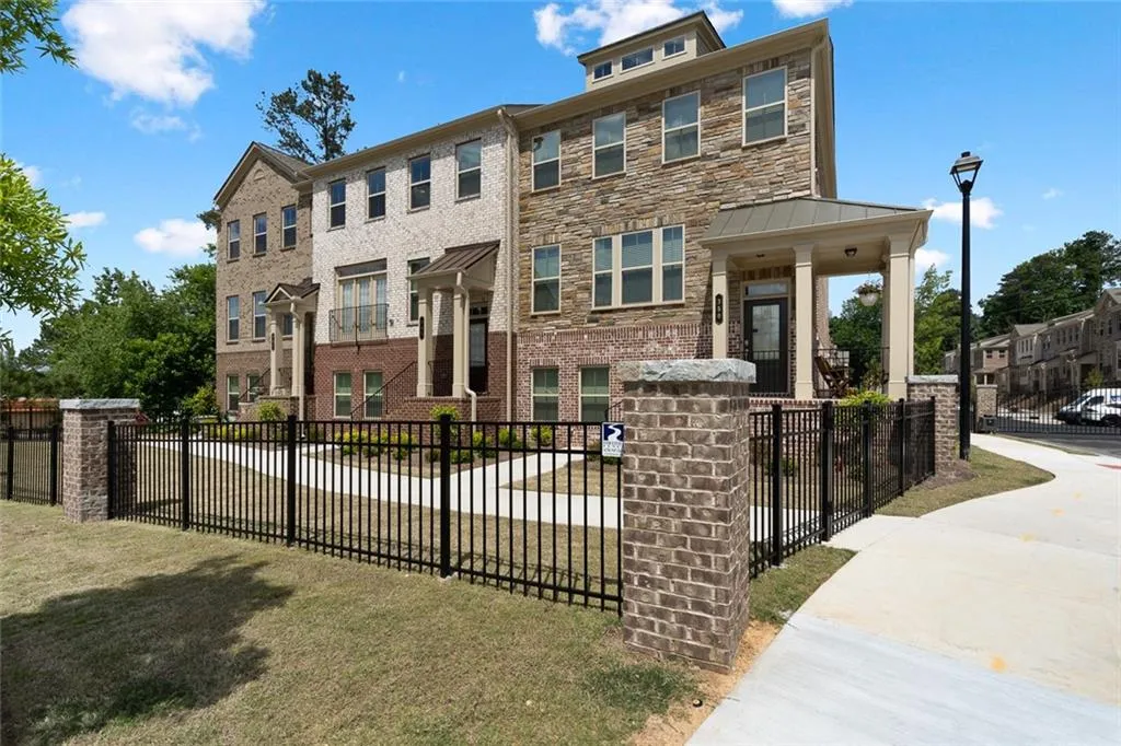 354 Provenance Drive, Sandy Springs, Georgia 30328, 4 Bedrooms Bedrooms, ,3 BathroomsBathrooms,Residential,Sold,354 Provenance Drive,6887590