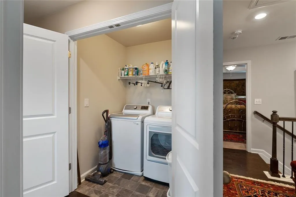 354 Provenance Drive, Sandy Springs, Georgia 30328, 4 Bedrooms Bedrooms, ,3 BathroomsBathrooms,Residential,Sold,354 Provenance Drive,6887590