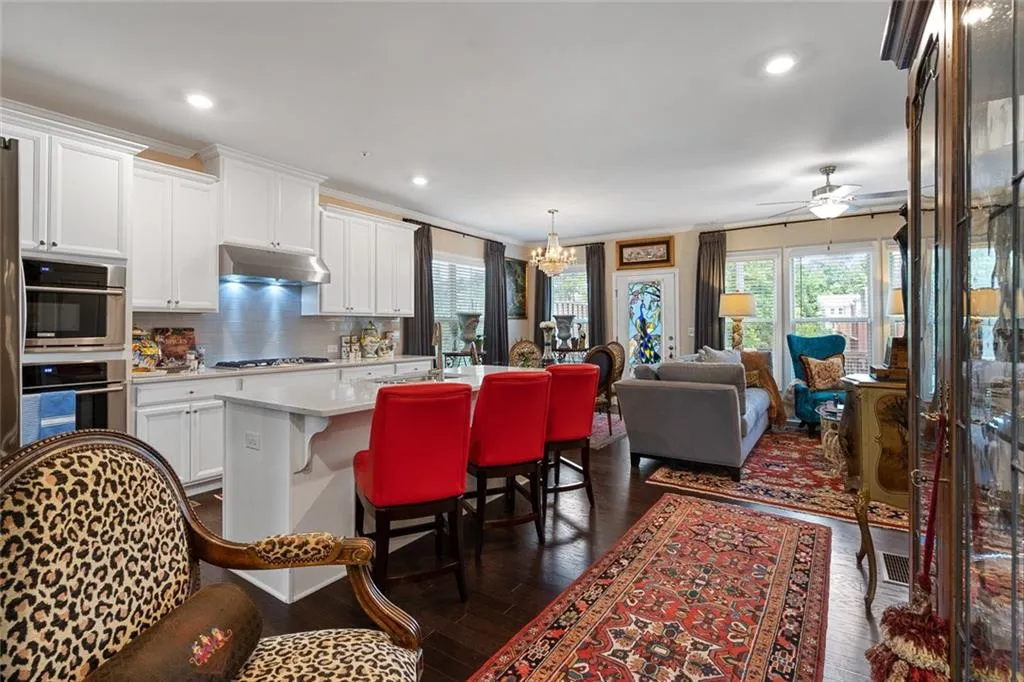354 Provenance Drive, Sandy Springs, Georgia 30328, 4 Bedrooms Bedrooms, ,3 BathroomsBathrooms,Residential,Sold,354 Provenance Drive,6887590