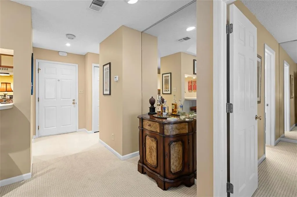 244 13th Street Ne Unit 107, Atlanta, Georgia 30309, 1 Bedroom Bedrooms, ,1 BathroomBathrooms,Residential,For Sale,244 13th Street Ne Unit 107,7651077