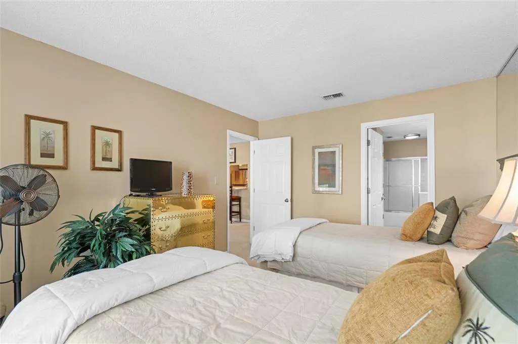 244 13th Street Ne Unit 107, Atlanta, Georgia 30309, 1 Bedroom Bedrooms, ,1 BathroomBathrooms,Residential,For Sale,244 13th Street Ne Unit 107,7651077