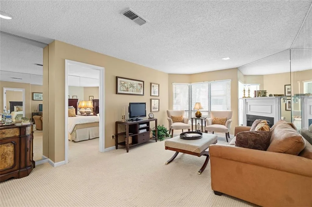 244 13th Street Ne Unit 107, Atlanta, Georgia 30309, 1 Bedroom Bedrooms, ,1 BathroomBathrooms,Residential,For Sale,244 13th Street Ne Unit 107,7651077