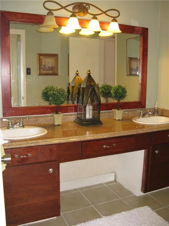 6520 Roswell Road Unit 50, Sandy Springs, Georgia 30328, 2 Bedrooms Bedrooms, ,1 BathroomBathrooms,Residential,Sold,6520 Roswell Road Unit 50,5646942