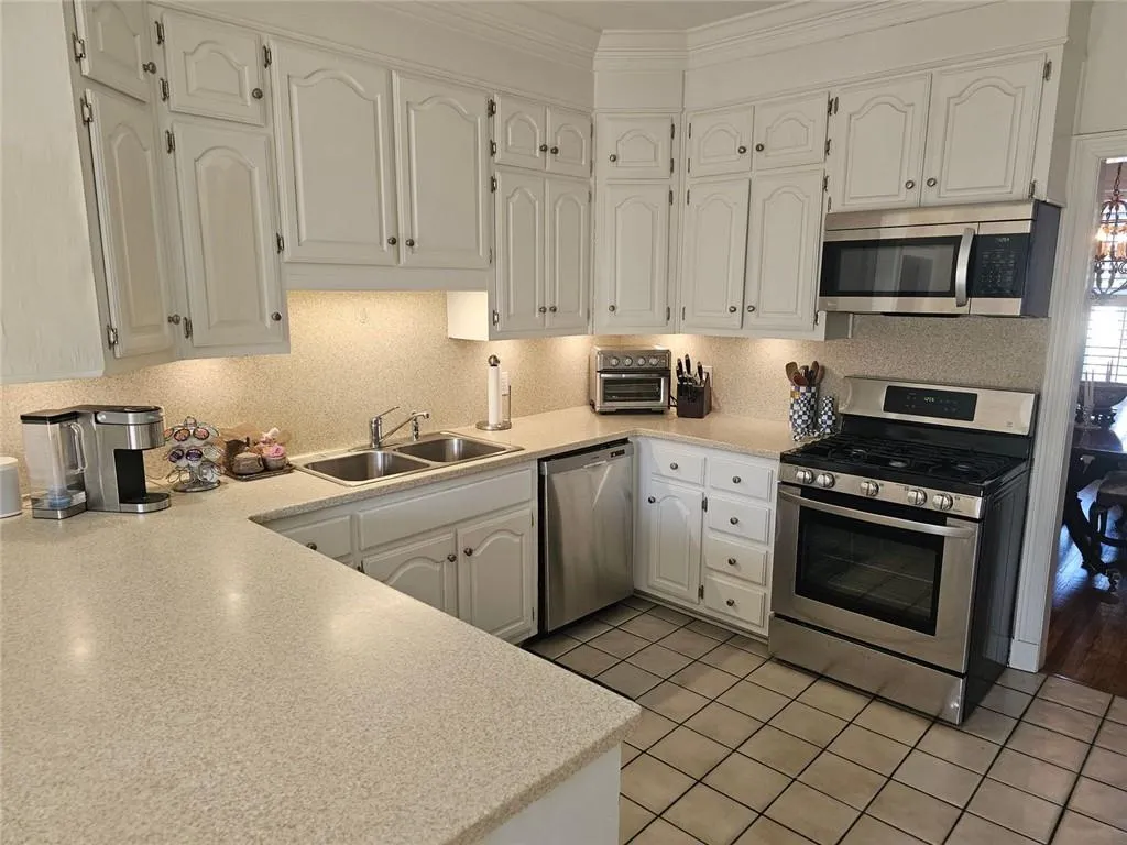 9 Ridgemere Trce Trace, Atlanta, Georgia 30328, 3 Bedrooms Bedrooms, ,2 BathroomsBathrooms,Residential,Sold,9 Ridgemere Trce Trace,7529672