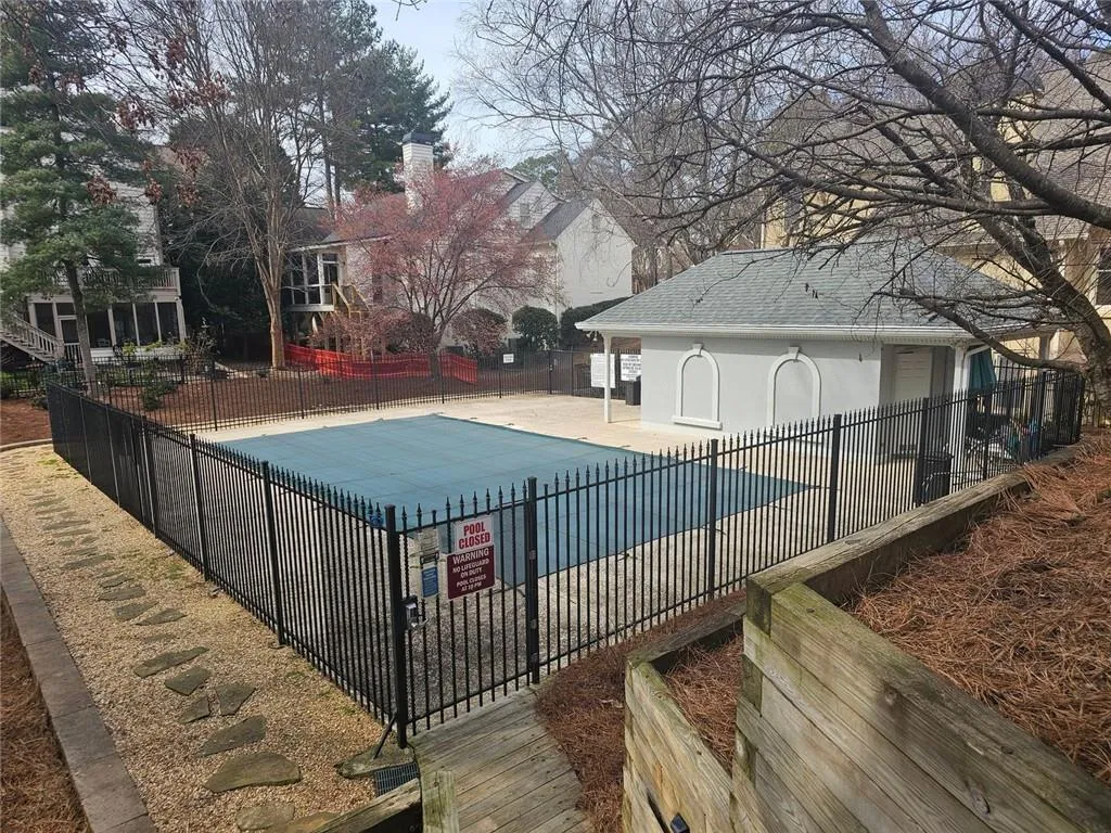 9 Ridgemere Trce Trace, Atlanta, Georgia 30328, 3 Bedrooms Bedrooms, ,2 BathroomsBathrooms,Residential,Sold,9 Ridgemere Trce Trace,7529672