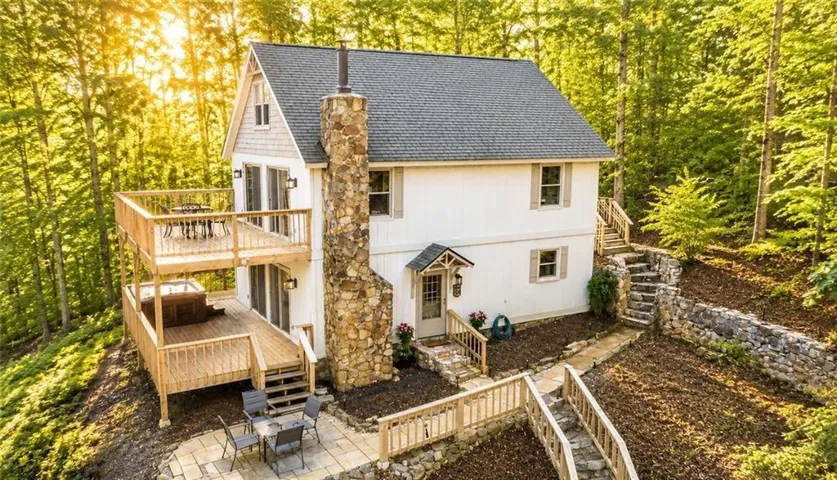 1006 Chestnut Cove Trail, Jasper, Georgia 30143