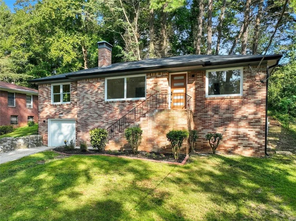 2885 Dale Creek Drive Nw, Atlanta, Georgia 30318, 5 Bedrooms Bedrooms, 0 ,3 BathroomsBathrooms,Residential,For Sale,2885 Dale Creek Drive Nw,7650371