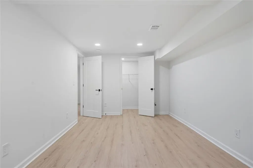 Oversized Bedroom #4