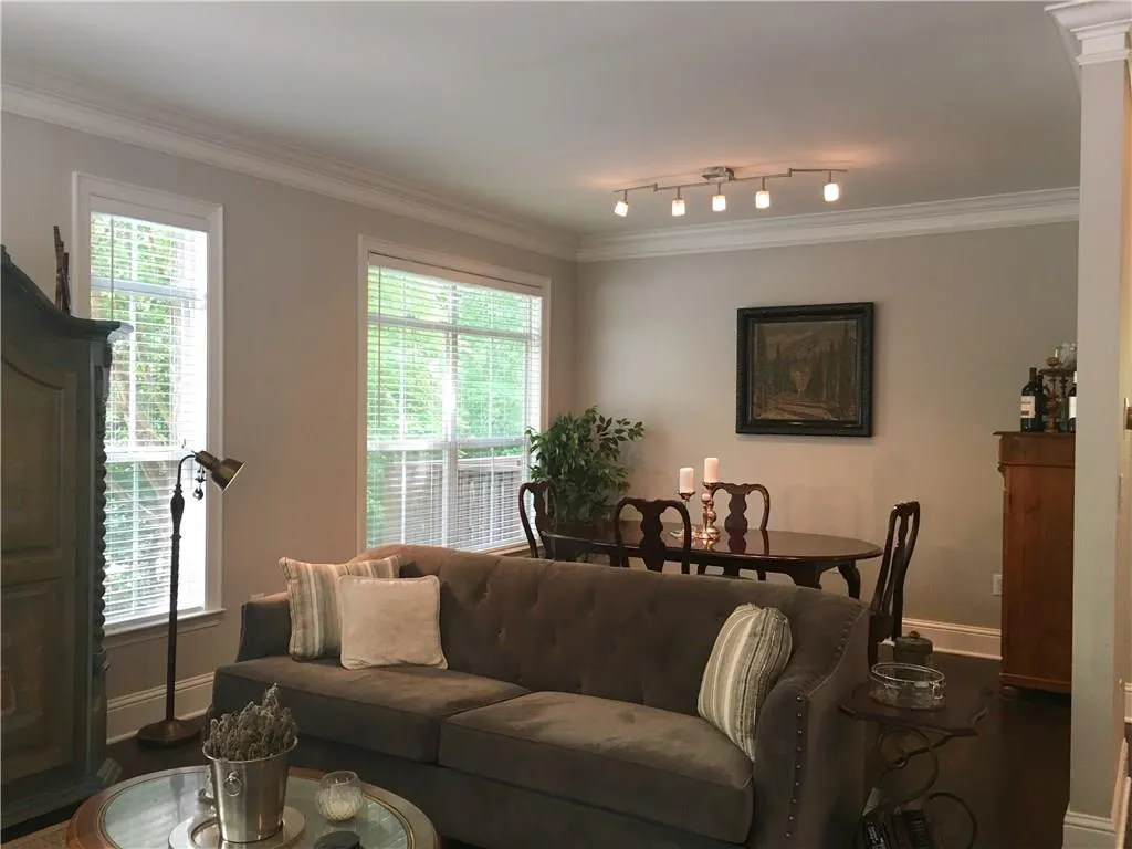 1187 Glenridge Place Ne, Atlanta, Georgia 30342, 3 Bedrooms Bedrooms, ,2 BathroomsBathrooms,Residential,Sold,1187 Glenridge Place Ne,6025801