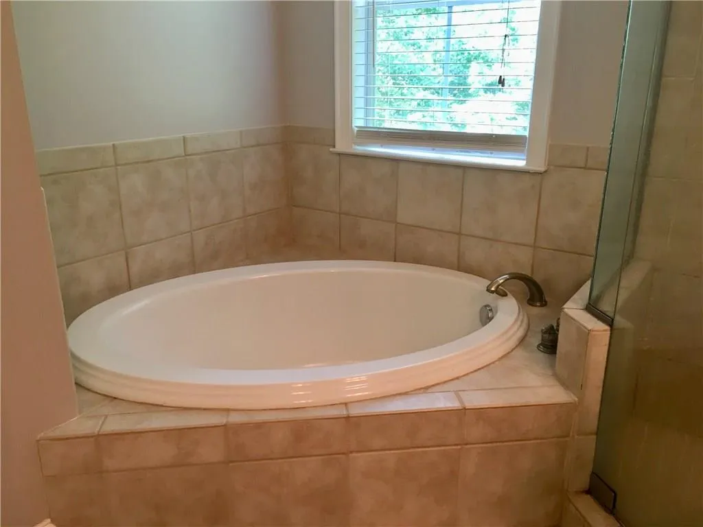 1187 Glenridge Place Ne, Atlanta, Georgia 30342, 3 Bedrooms Bedrooms, ,2 BathroomsBathrooms,Residential,Sold,1187 Glenridge Place Ne,6025801