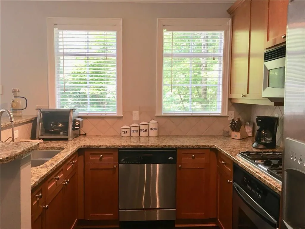 1187 Glenridge Place Ne, Atlanta, Georgia 30342, 3 Bedrooms Bedrooms, ,2 BathroomsBathrooms,Residential,Sold,1187 Glenridge Place Ne,6025801