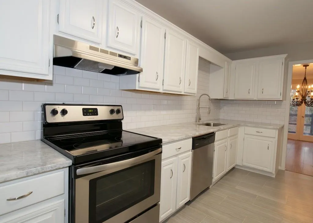 28 Huntington Place Drive, Sandy Springs, Georgia 30350, 3 Bedrooms Bedrooms, ,2 BathroomsBathrooms,Residential,Sold,28 Huntington Place Drive,5934309