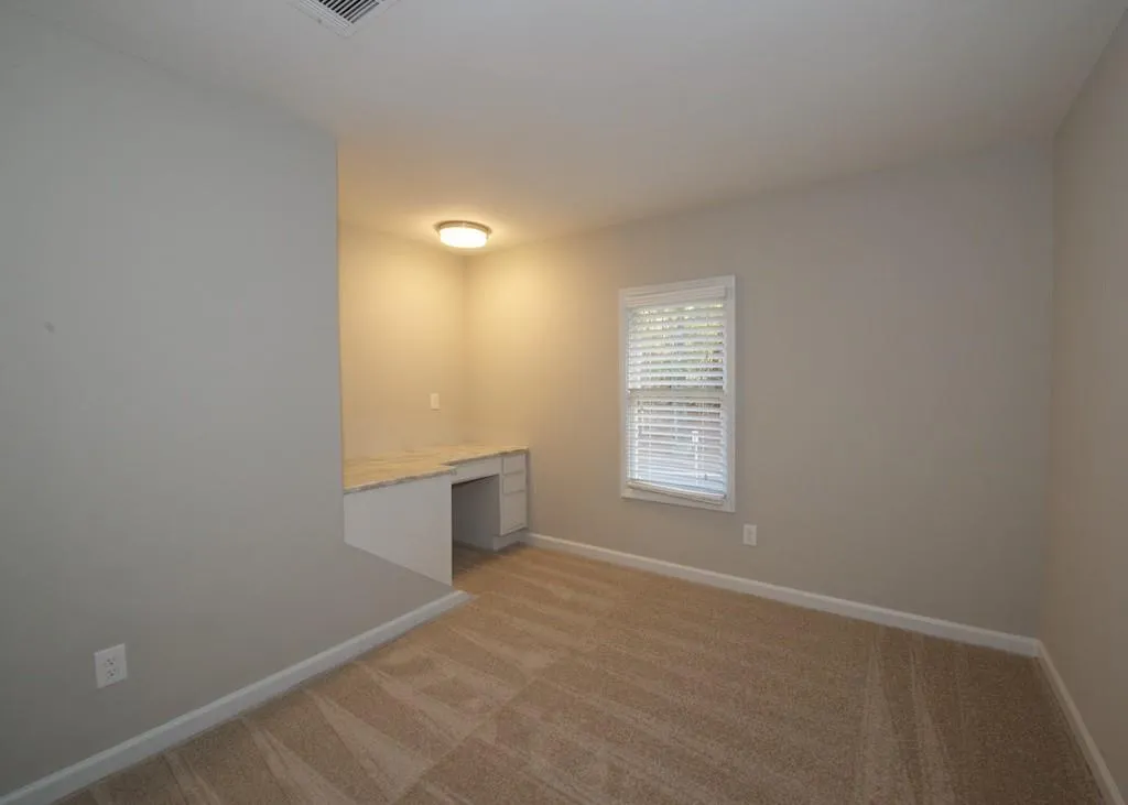 28 Huntington Place Drive, Sandy Springs, Georgia 30350, 3 Bedrooms Bedrooms, ,2 BathroomsBathrooms,Residential,Sold,28 Huntington Place Drive,5934309