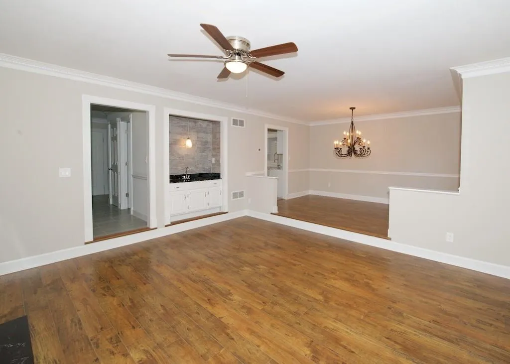 28 Huntington Place Drive, Sandy Springs, Georgia 30350, 3 Bedrooms Bedrooms, ,2 BathroomsBathrooms,Residential,Sold,28 Huntington Place Drive,5934309