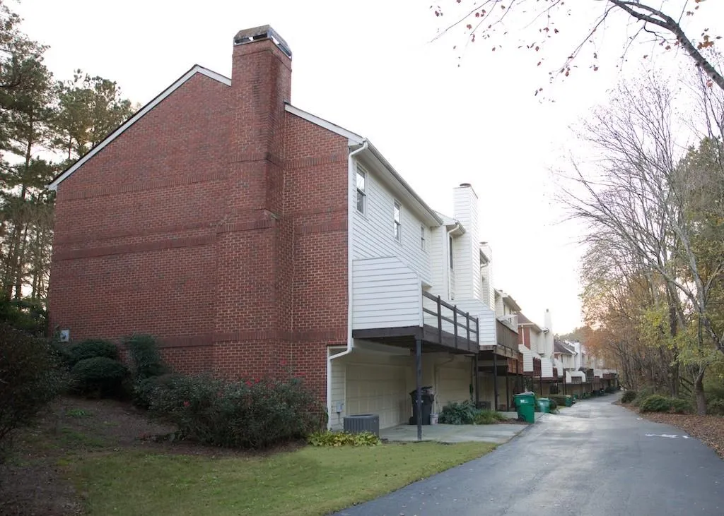 28 Huntington Place Drive, Sandy Springs, Georgia 30350, 3 Bedrooms Bedrooms, ,2 BathroomsBathrooms,Residential,Sold,28 Huntington Place Drive,5934309