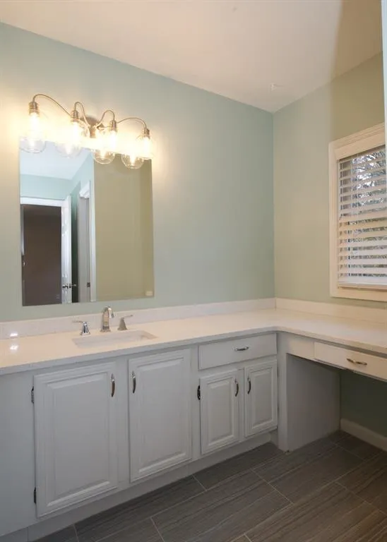 28 Huntington Place Drive, Sandy Springs, Georgia 30350, 3 Bedrooms Bedrooms, ,2 BathroomsBathrooms,Residential,Sold,28 Huntington Place Drive,5934309