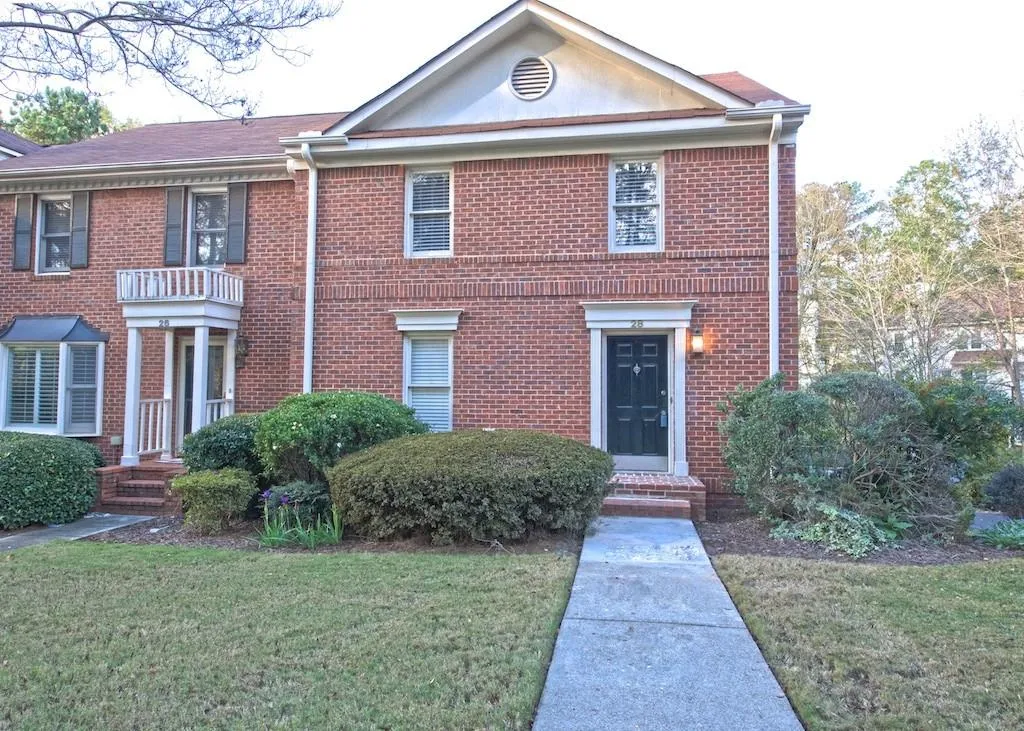 28 Huntington Place Drive, Sandy Springs, Georgia 30350, 3 Bedrooms Bedrooms, ,2 BathroomsBathrooms,Residential,Sold,28 Huntington Place Drive,5934309