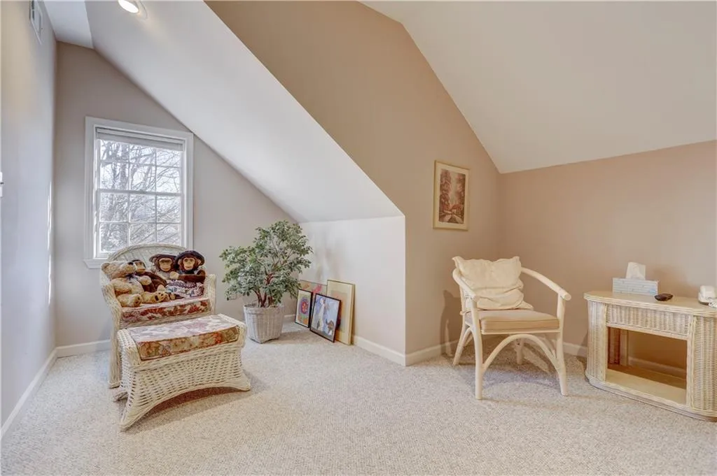 19 Ridgemere Trace, Sandy Springs, Georgia 30328, 4 Bedrooms Bedrooms, ,3 BathroomsBathrooms,Residential,Sold,19 Ridgemere Trace,5956994