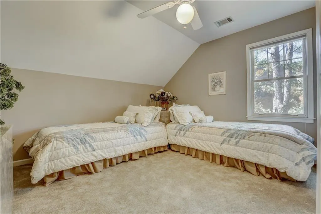 19 Ridgemere Trace, Sandy Springs, Georgia 30328, 4 Bedrooms Bedrooms, ,3 BathroomsBathrooms,Residential,Sold,19 Ridgemere Trace,5956994
