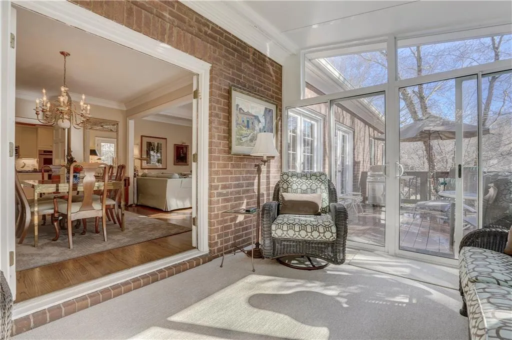 19 Ridgemere Trace, Sandy Springs, Georgia 30328, 4 Bedrooms Bedrooms, ,3 BathroomsBathrooms,Residential,Sold,19 Ridgemere Trace,5956994