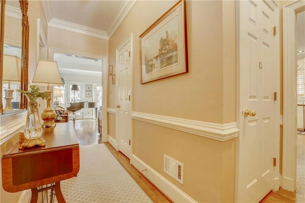 19 Ridgemere Trace, Sandy Springs, Georgia 30328, 4 Bedrooms Bedrooms, ,3 BathroomsBathrooms,Residential,Sold,19 Ridgemere Trace,5956994