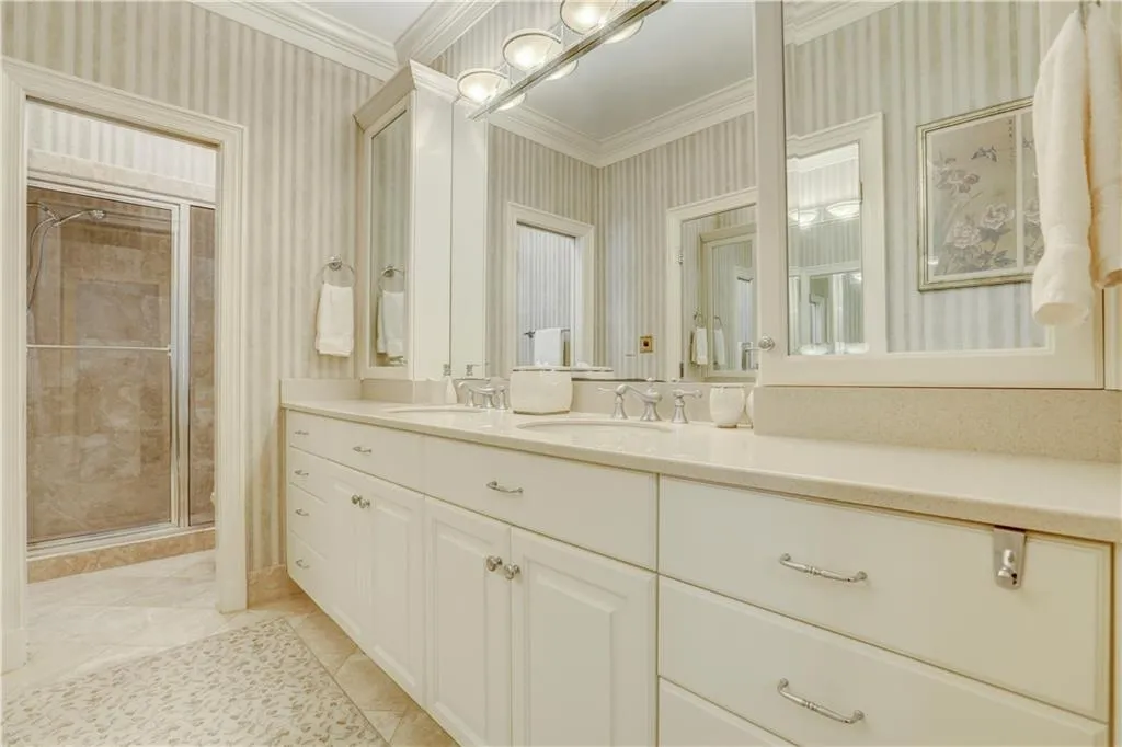19 Ridgemere Trace, Sandy Springs, Georgia 30328, 4 Bedrooms Bedrooms, ,3 BathroomsBathrooms,Residential,Sold,19 Ridgemere Trace,5956994