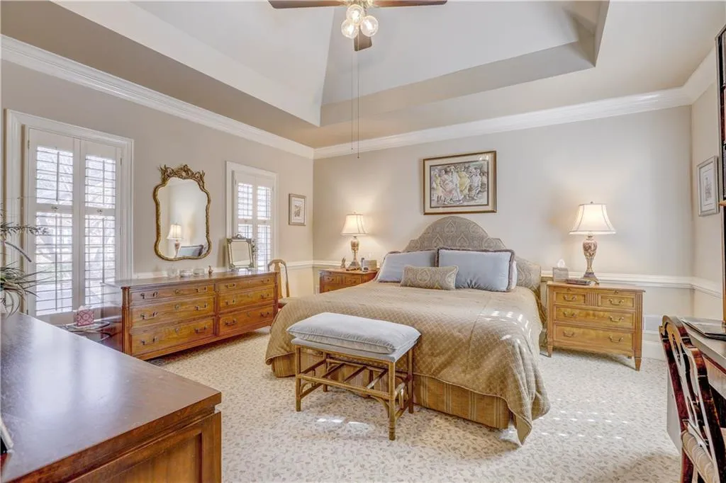 19 Ridgemere Trace, Sandy Springs, Georgia 30328, 4 Bedrooms Bedrooms, ,3 BathroomsBathrooms,Residential,Sold,19 Ridgemere Trace,5956994