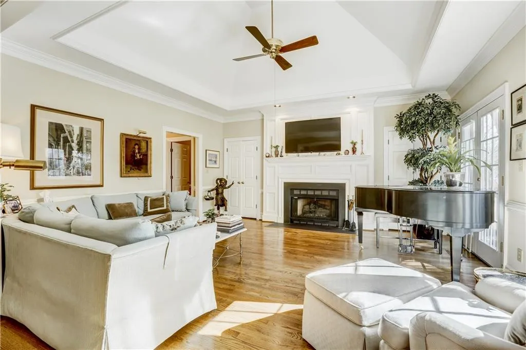 19 Ridgemere Trace, Sandy Springs, Georgia 30328, 4 Bedrooms Bedrooms, ,3 BathroomsBathrooms,Residential,Sold,19 Ridgemere Trace,5956994