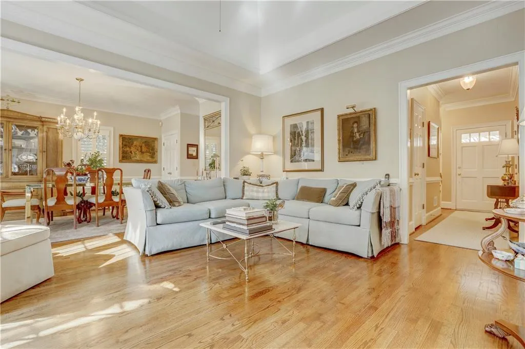 19 Ridgemere Trace, Sandy Springs, Georgia 30328, 4 Bedrooms Bedrooms, ,3 BathroomsBathrooms,Residential,Sold,19 Ridgemere Trace,5956994
