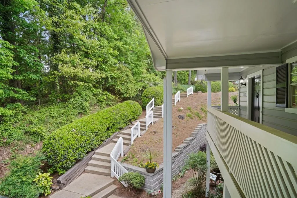 1310 Natchez Trace, Sandy Springs, Georgia 30350, 2 Bedrooms Bedrooms, ,1 BathroomBathrooms,Residential,Sold,1310 Natchez Trace,6877142
