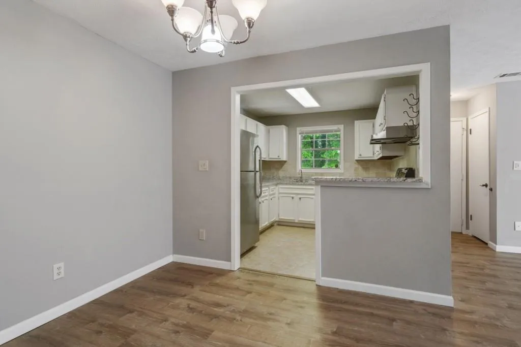 1310 Natchez Trace, Sandy Springs, Georgia 30350, 2 Bedrooms Bedrooms, ,1 BathroomBathrooms,Residential,Sold,1310 Natchez Trace,6877142