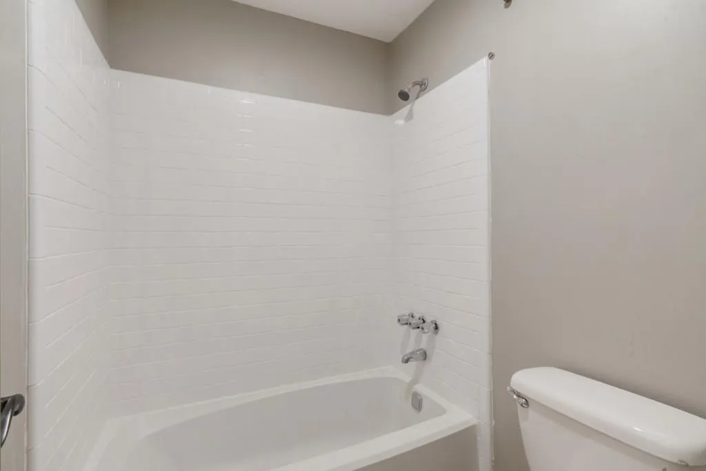 1310 Natchez Trace, Sandy Springs, Georgia 30350, 2 Bedrooms Bedrooms, ,1 BathroomBathrooms,Residential,Sold,1310 Natchez Trace,6877142