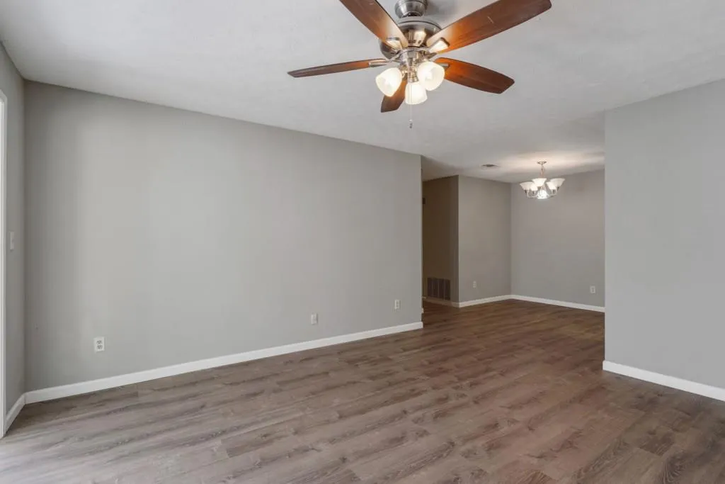 1310 Natchez Trace, Sandy Springs, Georgia 30350, 2 Bedrooms Bedrooms, ,1 BathroomBathrooms,Residential,Sold,1310 Natchez Trace,6877142