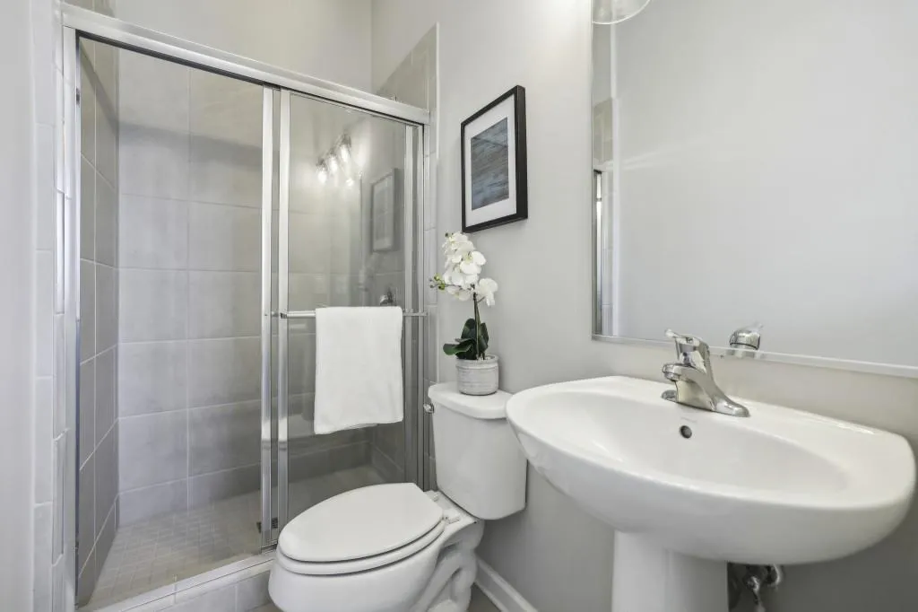 Secondary Full Bathroom on First Level