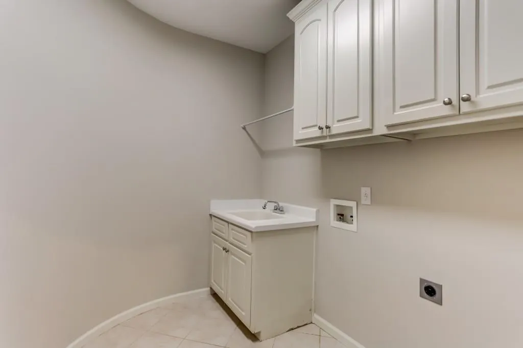 740 Latour Drive, Sandy Springs, Georgia 30350, 5 Bedrooms Bedrooms, ,3 BathroomsBathrooms,Residential,Sold,740 Latour Drive,6114763