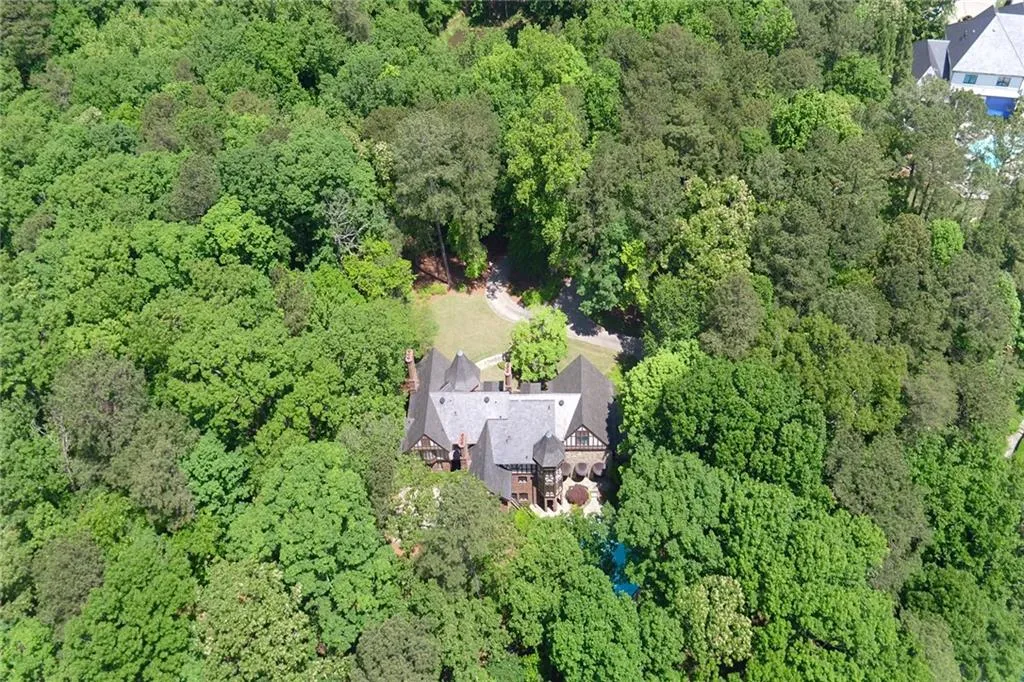 50 Cates Ridge Road, Sandy Springs, Georgia 30327, 7 Bedrooms Bedrooms, ,8 BathroomsBathrooms,Residential,Sold,50 Cates Ridge Road,6886698