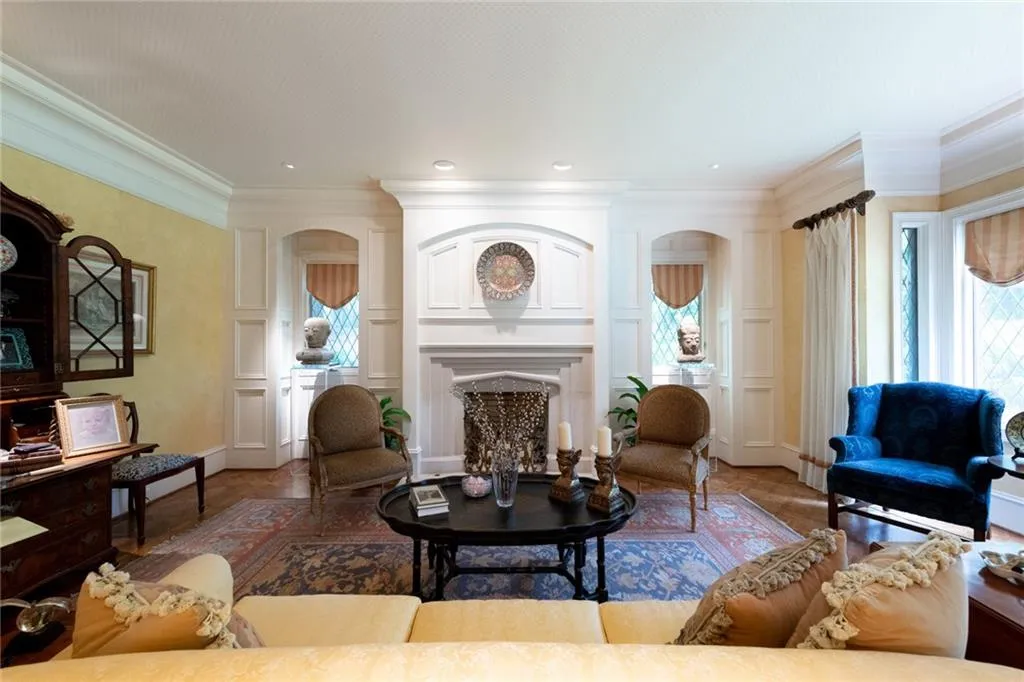 50 Cates Ridge Road, Sandy Springs, Georgia 30327, 7 Bedrooms Bedrooms, ,8 BathroomsBathrooms,Residential,Sold,50 Cates Ridge Road,6886698