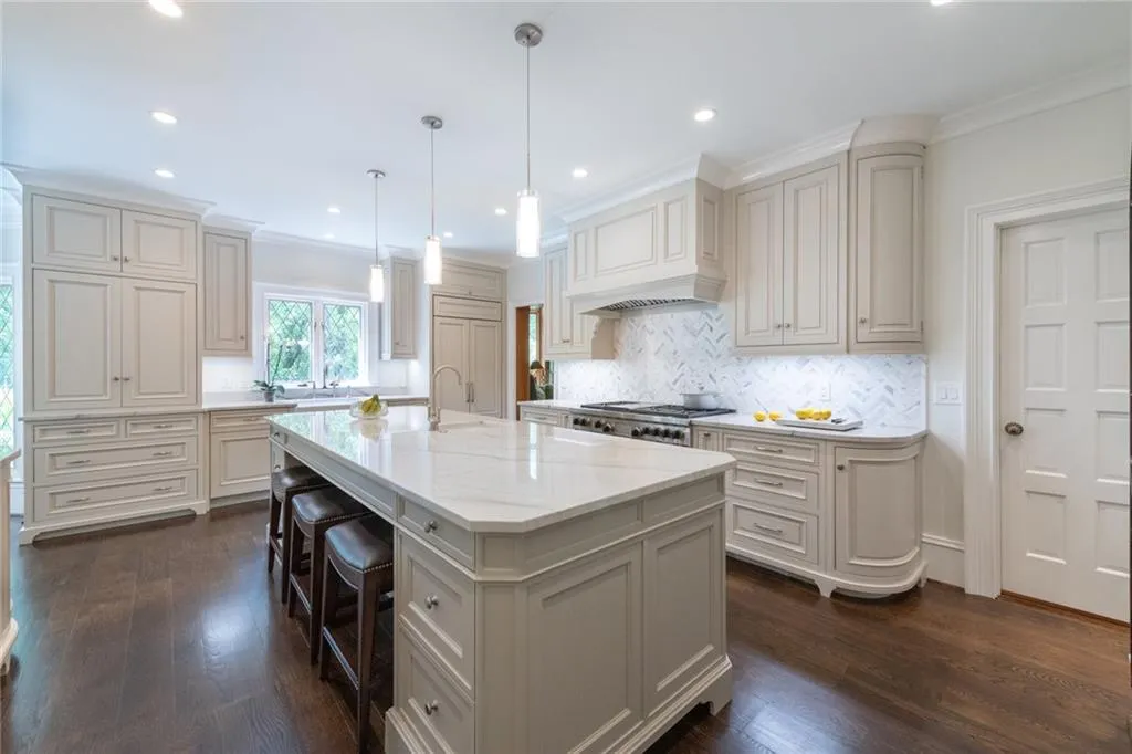 50 Cates Ridge Road, Sandy Springs, Georgia 30327, 7 Bedrooms Bedrooms, ,8 BathroomsBathrooms,Residential,Sold,50 Cates Ridge Road,6886698