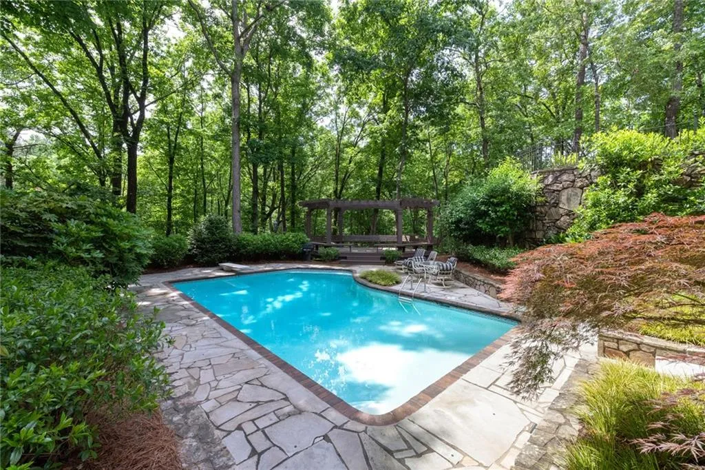 50 Cates Ridge Road, Sandy Springs, Georgia 30327, 7 Bedrooms Bedrooms, ,8 BathroomsBathrooms,Residential,Sold,50 Cates Ridge Road,6886698