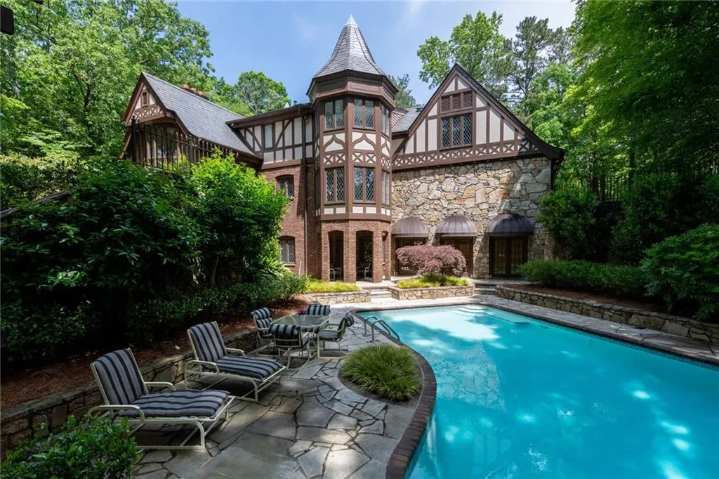 50 Cates Ridge Road, Sandy Springs, Georgia 30327, 7 Bedrooms Bedrooms, ,8 BathroomsBathrooms,Residential,Sold,50 Cates Ridge Road,6886698