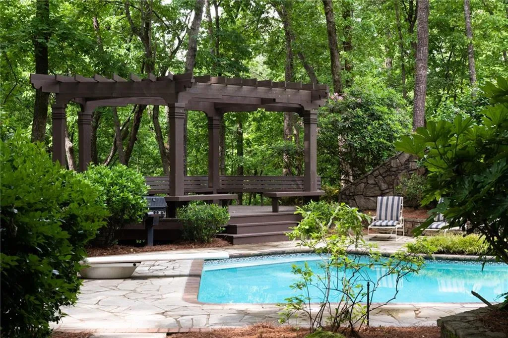 50 Cates Ridge Road, Sandy Springs, Georgia 30327, 7 Bedrooms Bedrooms, ,8 BathroomsBathrooms,Residential,Sold,50 Cates Ridge Road,6886698