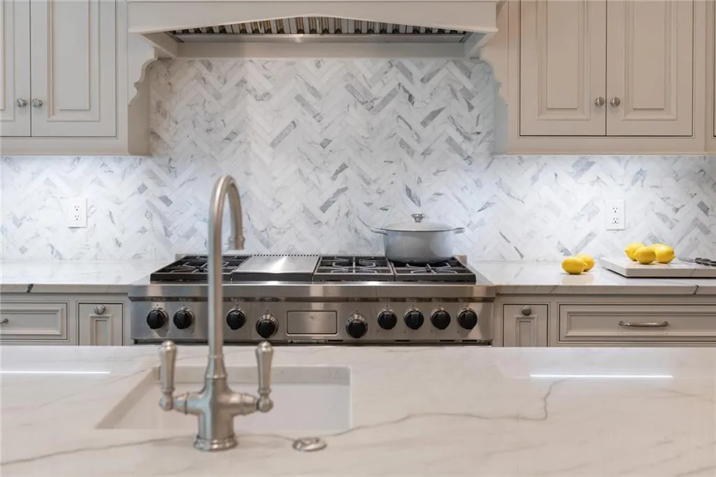 50 Cates Ridge Road, Sandy Springs, Georgia 30327, 7 Bedrooms Bedrooms, ,8 BathroomsBathrooms,Residential,Sold,50 Cates Ridge Road,6886698