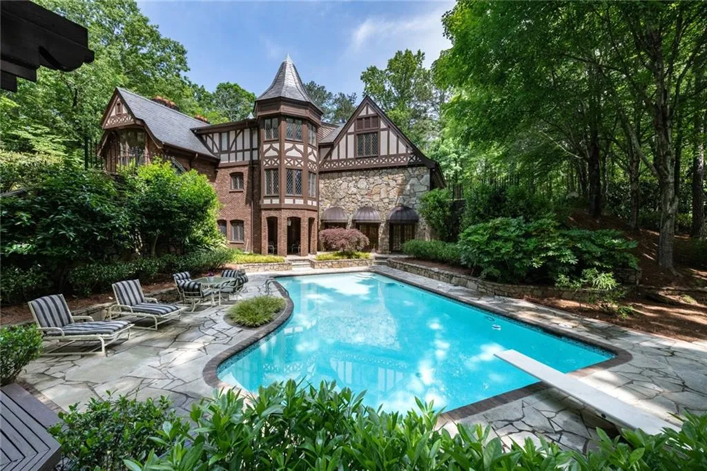 50 Cates Ridge Road, Sandy Springs, Georgia 30327, 7 Bedrooms Bedrooms, ,8 BathroomsBathrooms,Residential,Sold,50 Cates Ridge Road,6886698