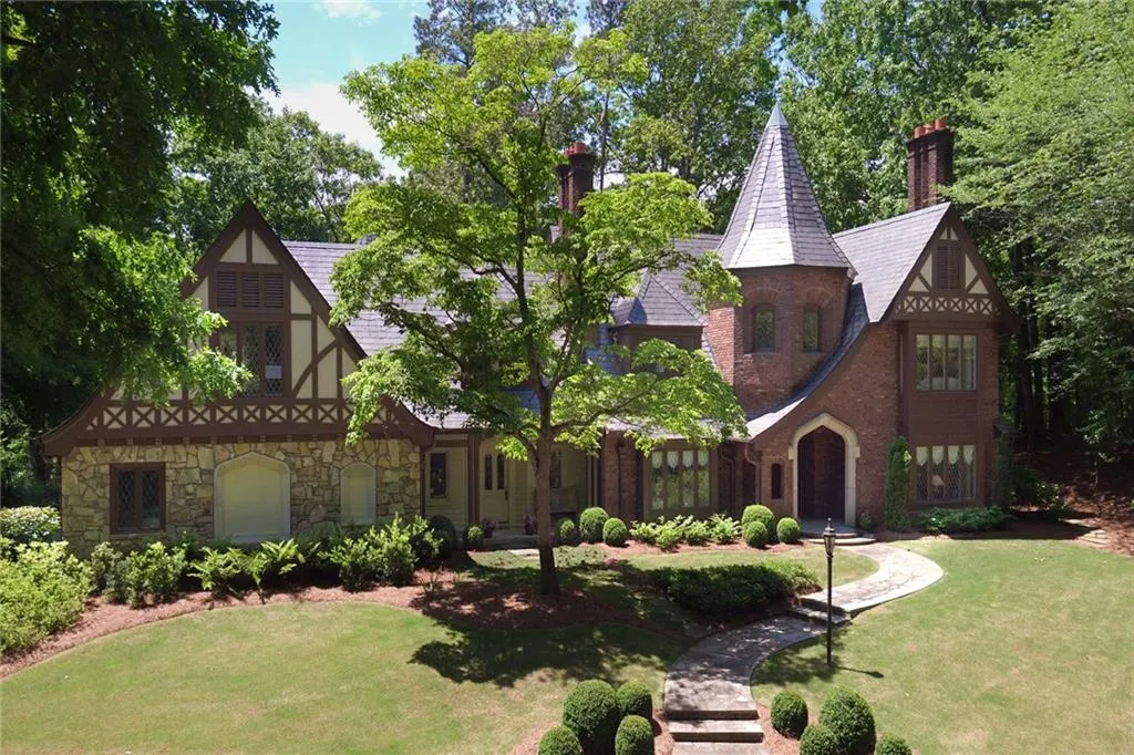 50 Cates Ridge Road, Sandy Springs, Georgia 30327, 7 Bedrooms Bedrooms, ,8 BathroomsBathrooms,Residential,Sold,50 Cates Ridge Road,6886698