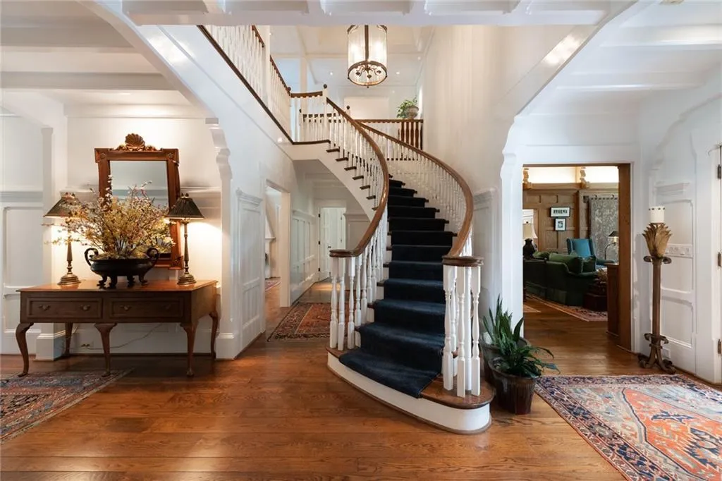 50 Cates Ridge Road, Sandy Springs, Georgia 30327, 7 Bedrooms Bedrooms, ,8 BathroomsBathrooms,Residential,Sold,50 Cates Ridge Road,6886698