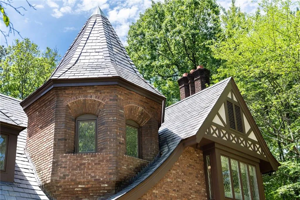 50 Cates Ridge Road, Sandy Springs, Georgia 30327, 7 Bedrooms Bedrooms, ,8 BathroomsBathrooms,Residential,Sold,50 Cates Ridge Road,6886698