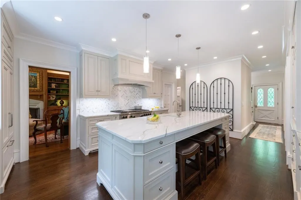 50 Cates Ridge Road, Sandy Springs, Georgia 30327, 7 Bedrooms Bedrooms, ,8 BathroomsBathrooms,Residential,Sold,50 Cates Ridge Road,6886698